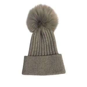Norla Canada NWOT Winter Beanie Stocking Knit Cap Gray Faux Fur Pom Pom